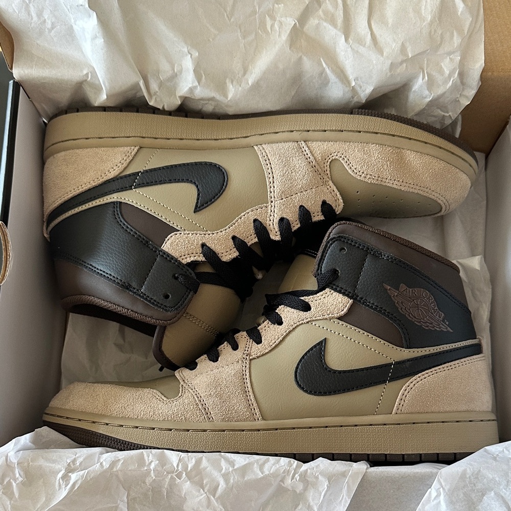 NIB Jordan 1 Mid Khaki/Boroque